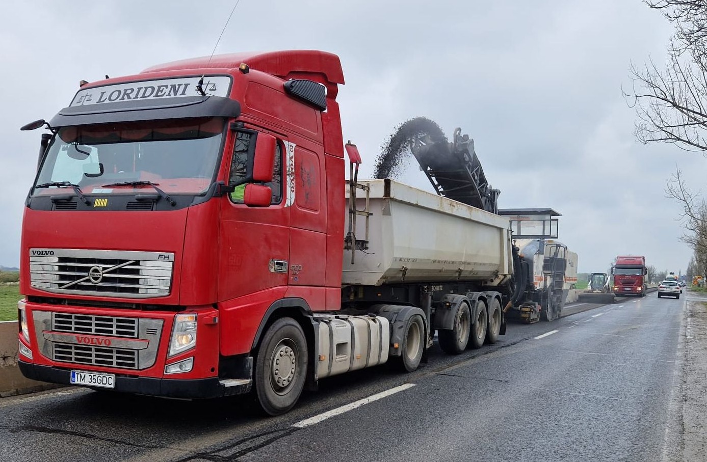 Cum își bate joc Direcția Regională de Drumuri și Poduri Timișoara de cei care tranzitează DN 68A, în plin sezon de concedii