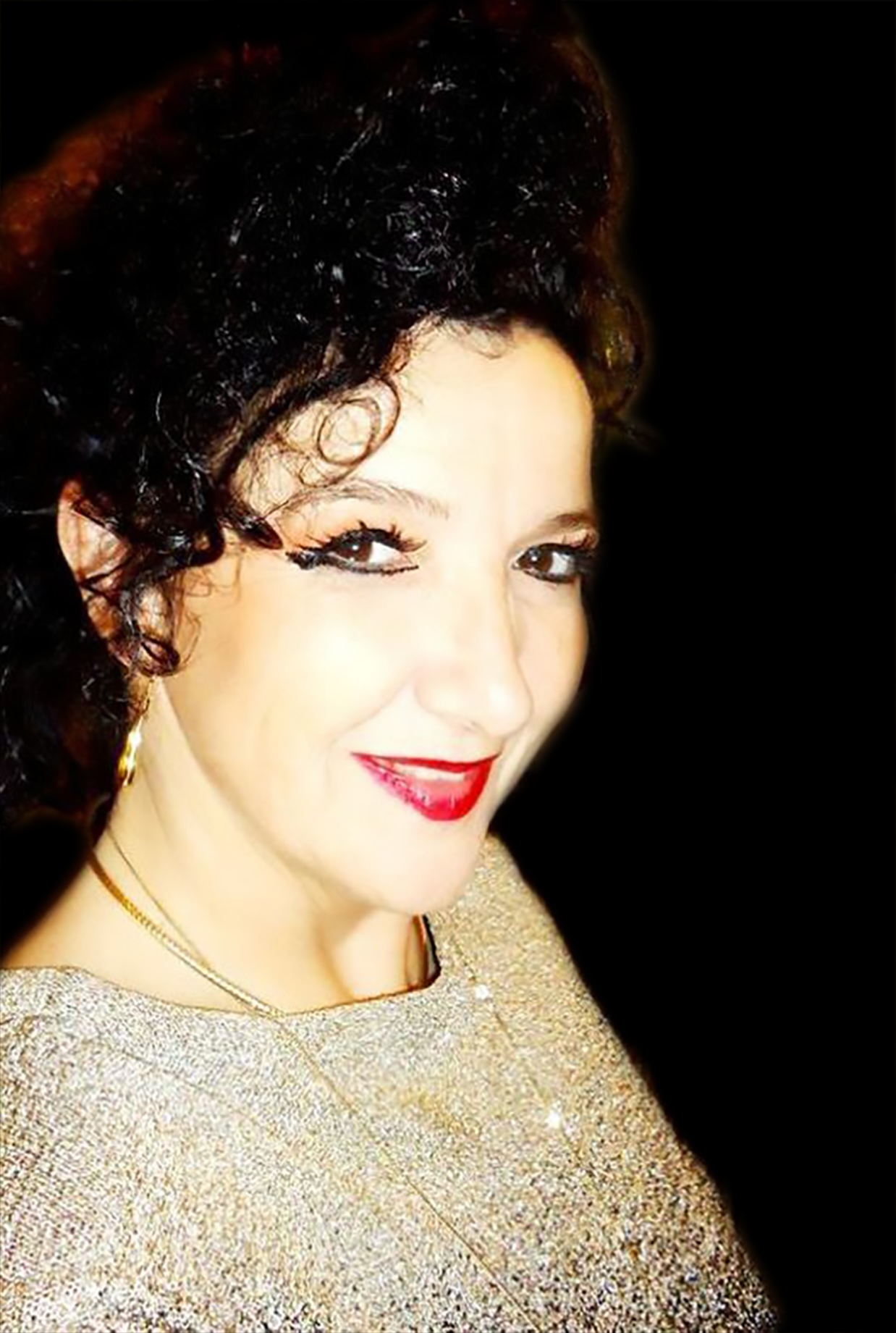 MIHAELA CD: ” Peste tot în lume unde sunt  români  au fost  create  mici  Românii  iar comunitǎțile româneṣti sunt tot mai  active  ṣi vibrante”