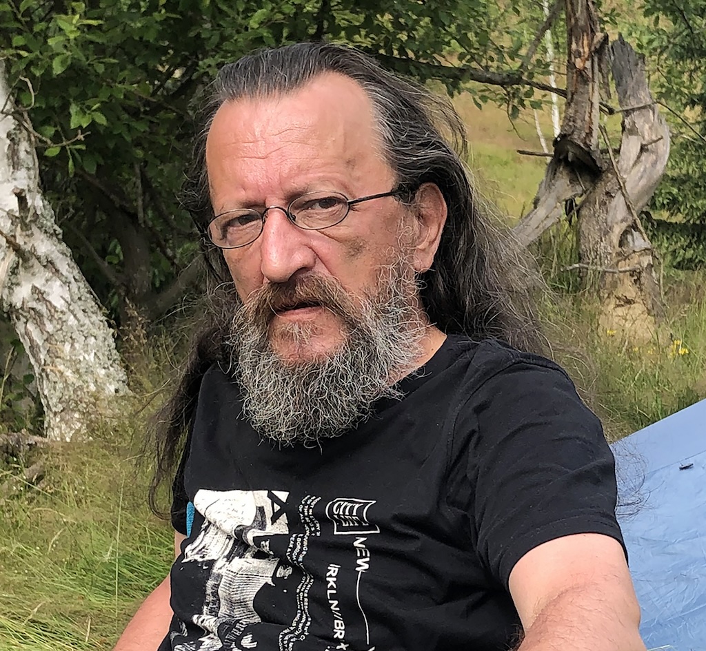 DINU ADAM : ”Nu consider că am decât un singur viitor: ziua de azi – adică nici apropiat, nici îndepărtat”