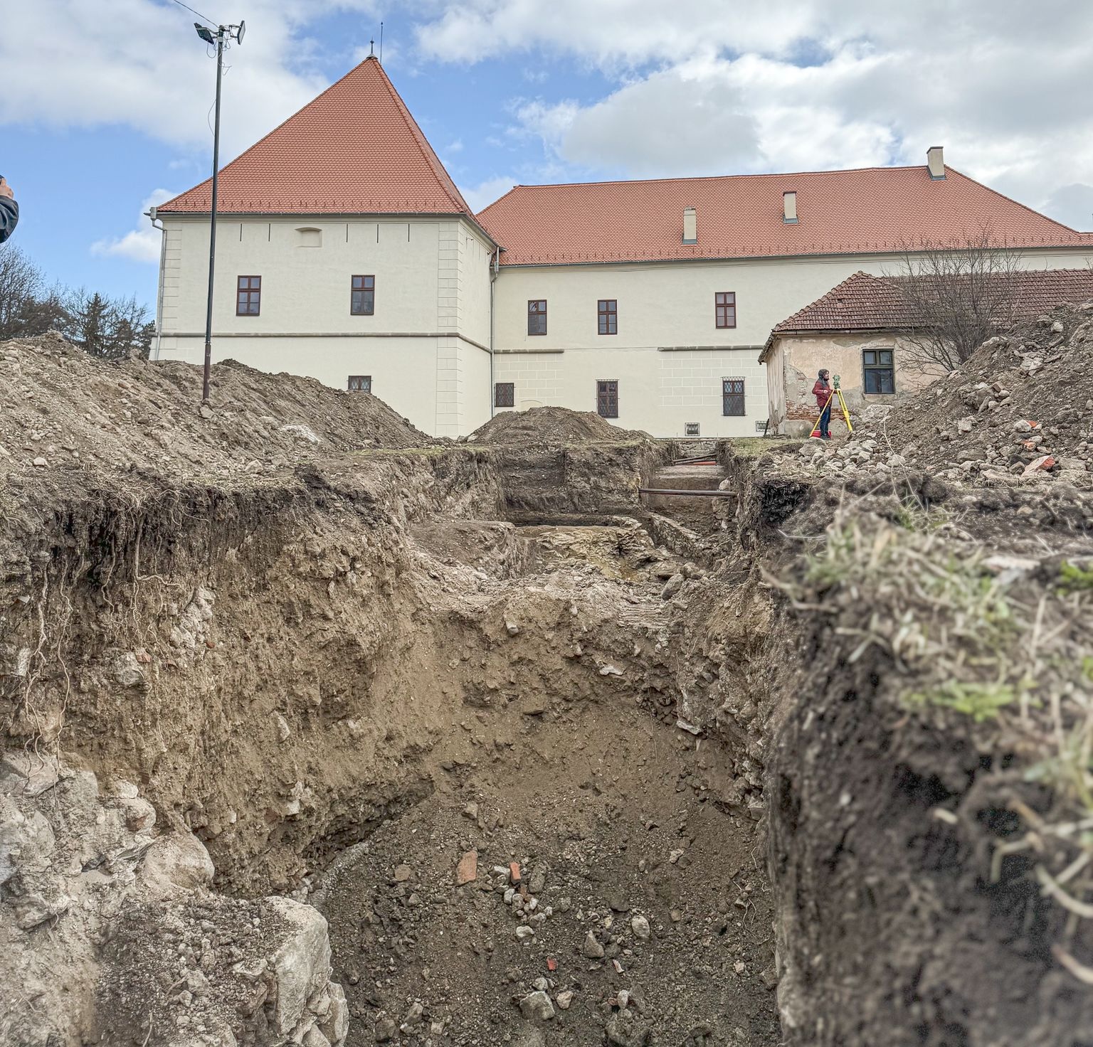 Noile săpături arheologice redescoperă fostul sistem de fortificație al Cetății Mikó