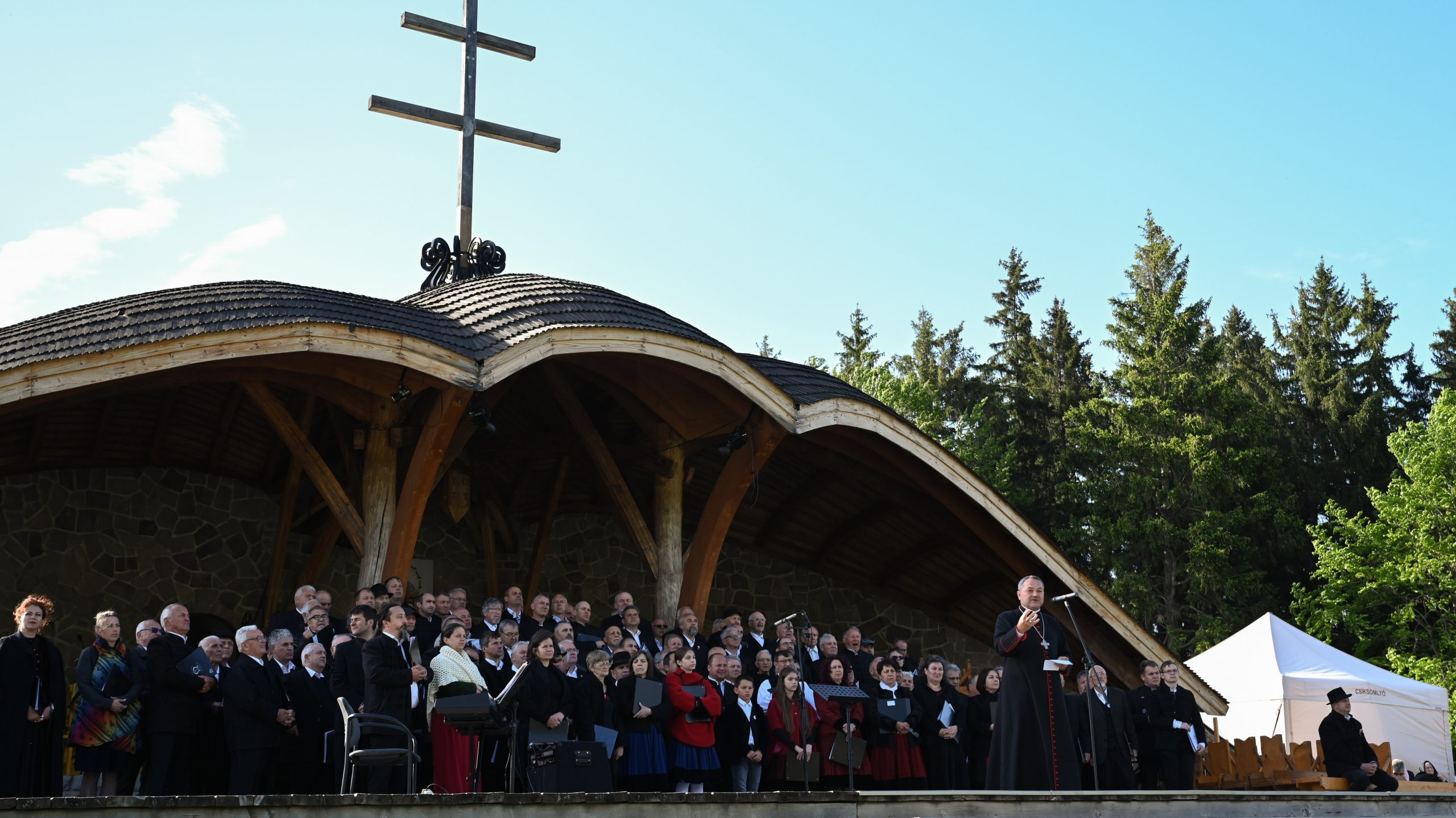 Pelerinaj la Șumuleu Ciuc | László Felföldi, episcopul Diecezei de Pécs: Trebuie să ne întoarcem şi să căutăm punctul cel mai profund al credinţei noastre