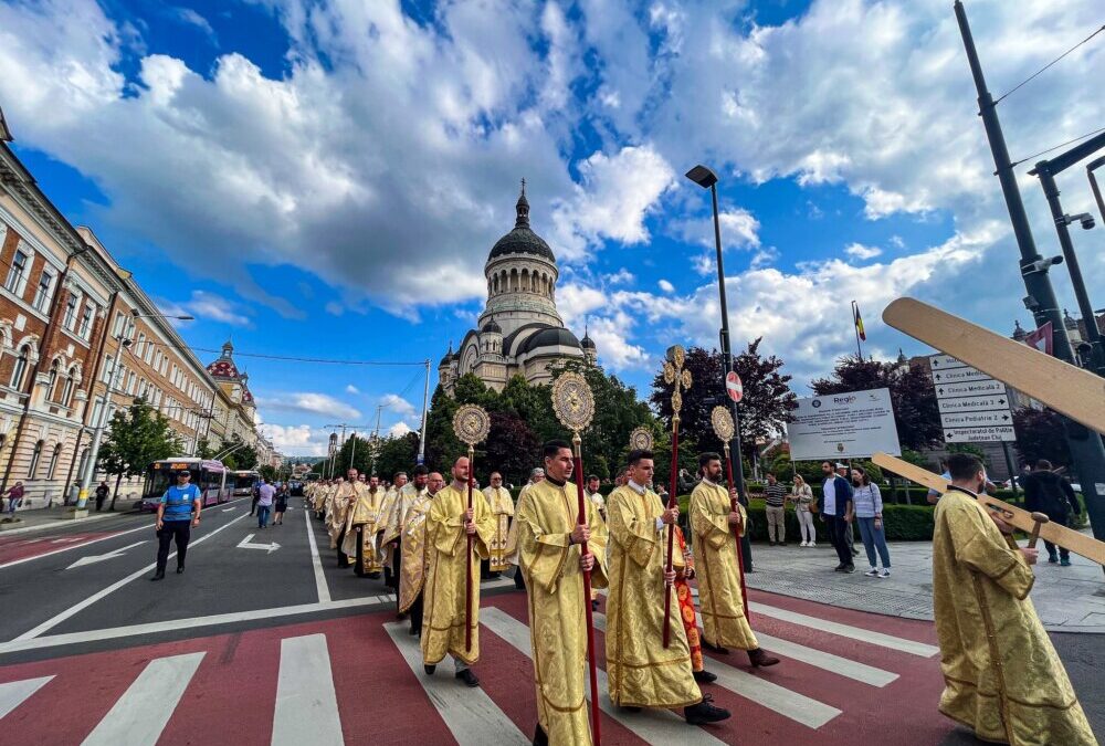 Clujenii, invitaţi să participe la tradiţionala Procesiune de Rusalii organizată în centrul municipiului Cluj-Napoca